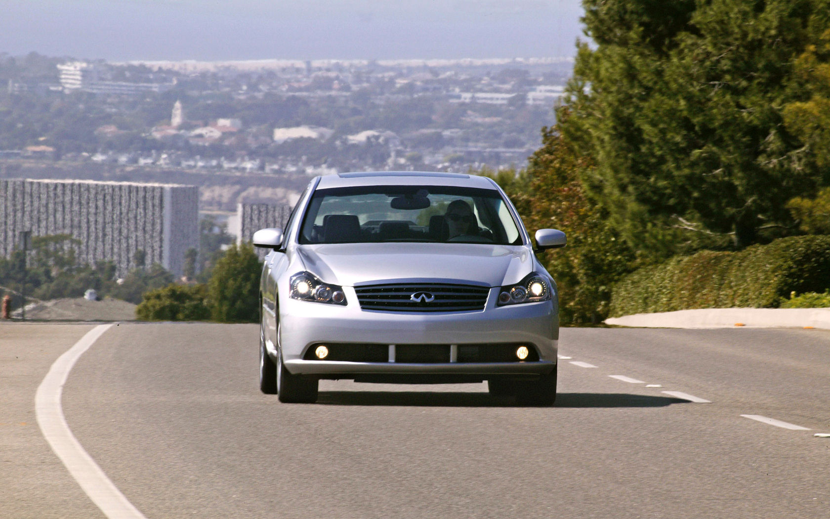 Infiniti M Desktop Wallpaper