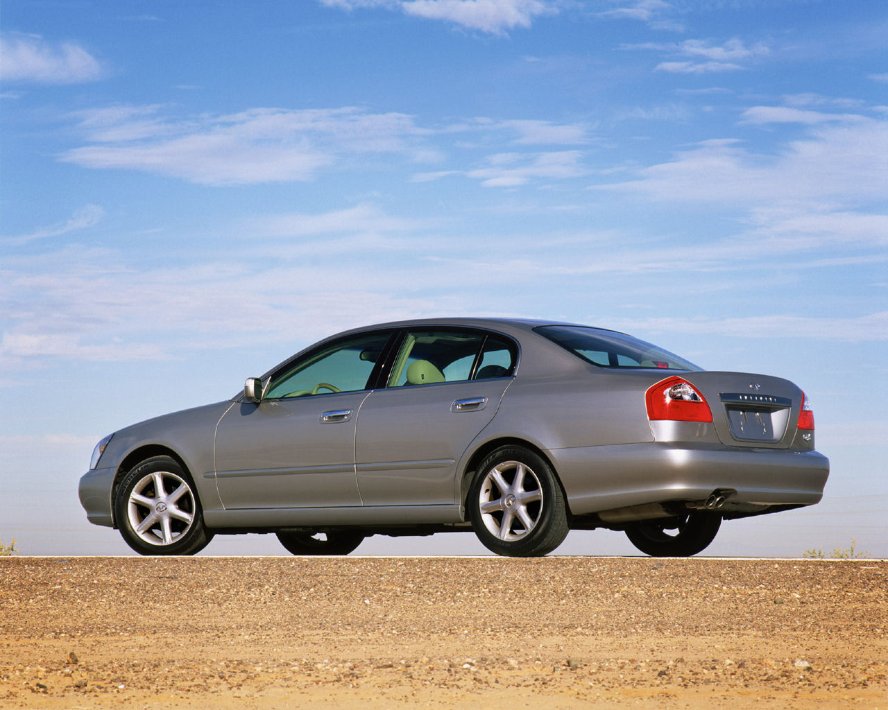 Infiniti Q45 Desktop Wallpaper