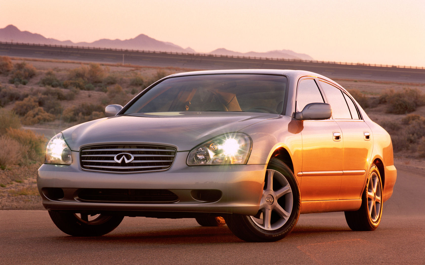 Infiniti Q45 Desktop Wallpaper