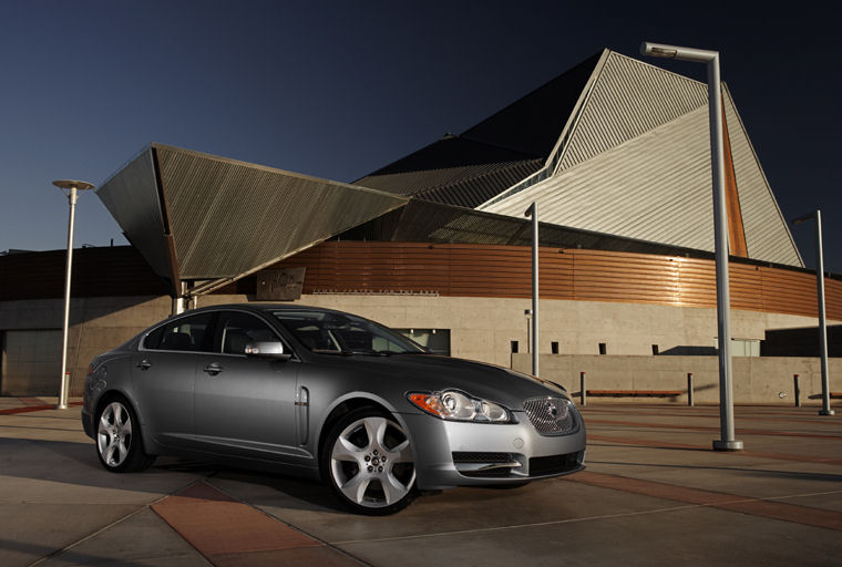 2009 Jaguar XF Picture