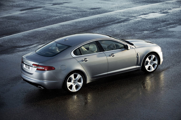 2010 Jaguar XF Picture