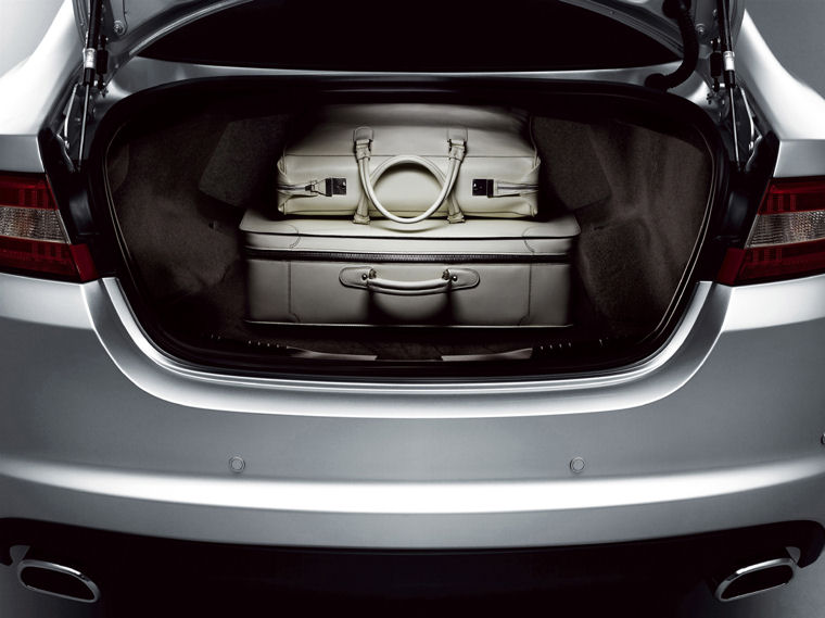 2010 Jaguar XF Trunk Picture