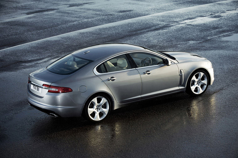 2011 Jaguar XF Picture