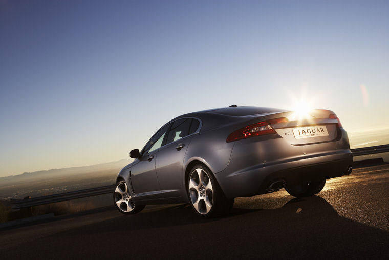 2011 Jaguar XF Picture