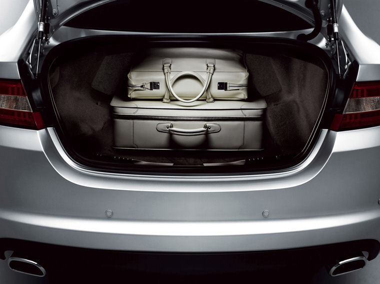 2011 Jaguar XF Trunk Picture