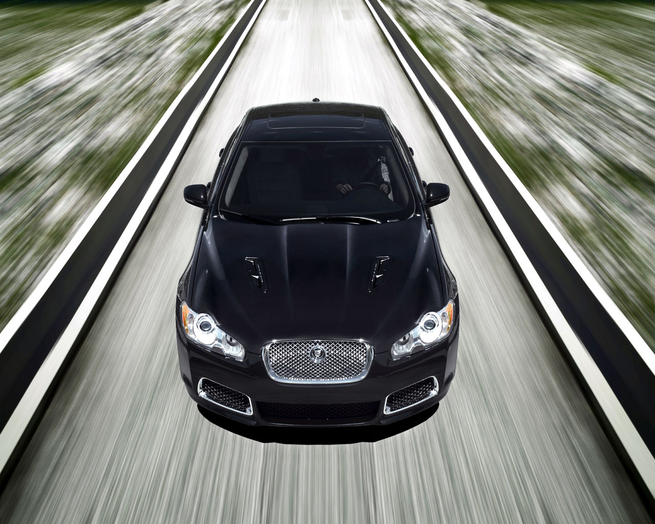 Jaguar XF Desktop Wallpaper