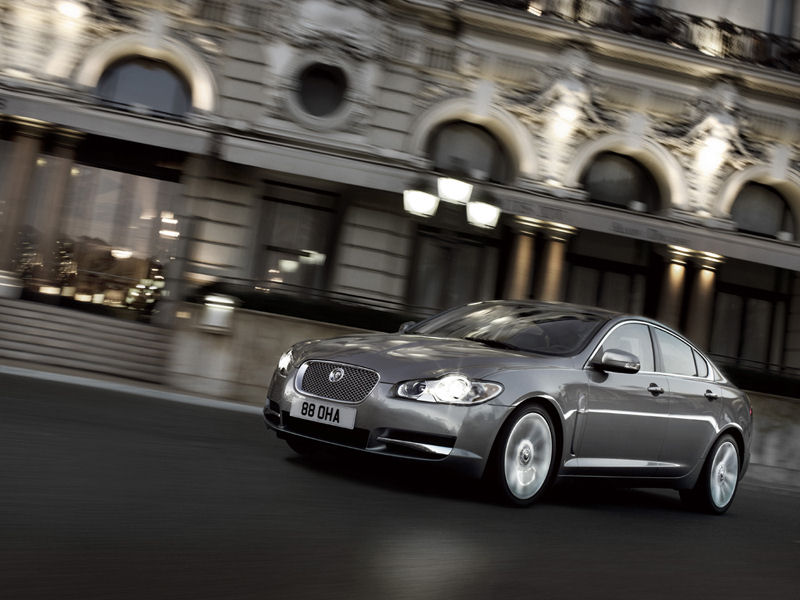 Jaguar XF Desktop Wallpaper