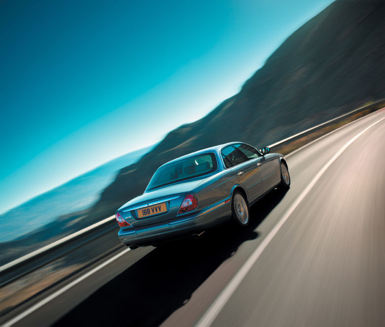 2004 Jaguar XJ Picture