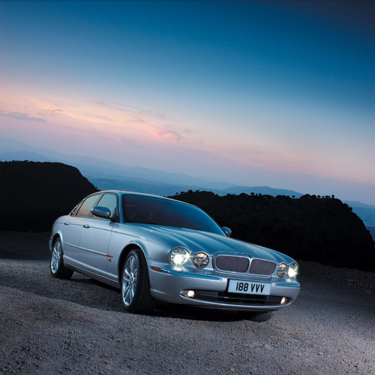 2004 Jaguar XJ Picture