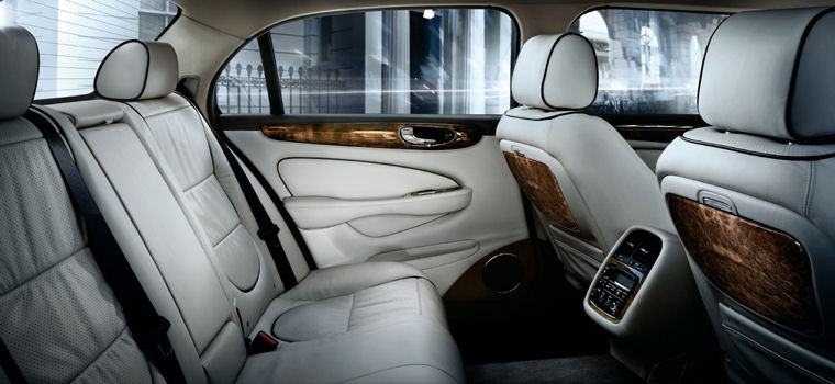 2008 Jaguar XJ8 Rear Seats Picture