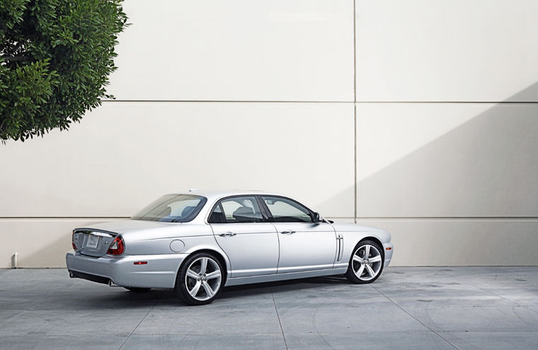 2008 Jaguar XJR Picture