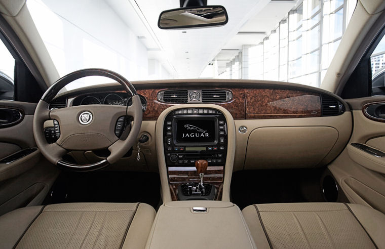 2008 Jaguar XJR Cockpit Picture