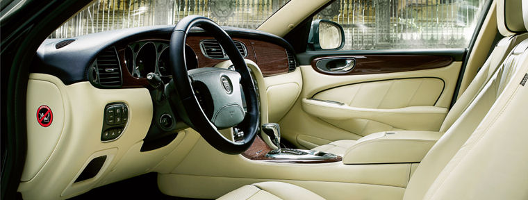 2009 Jaguar XJ Super V8 Portfolio Interior Picture