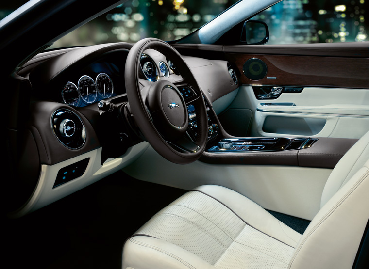 2011 Jaguar XJ Interior Picture