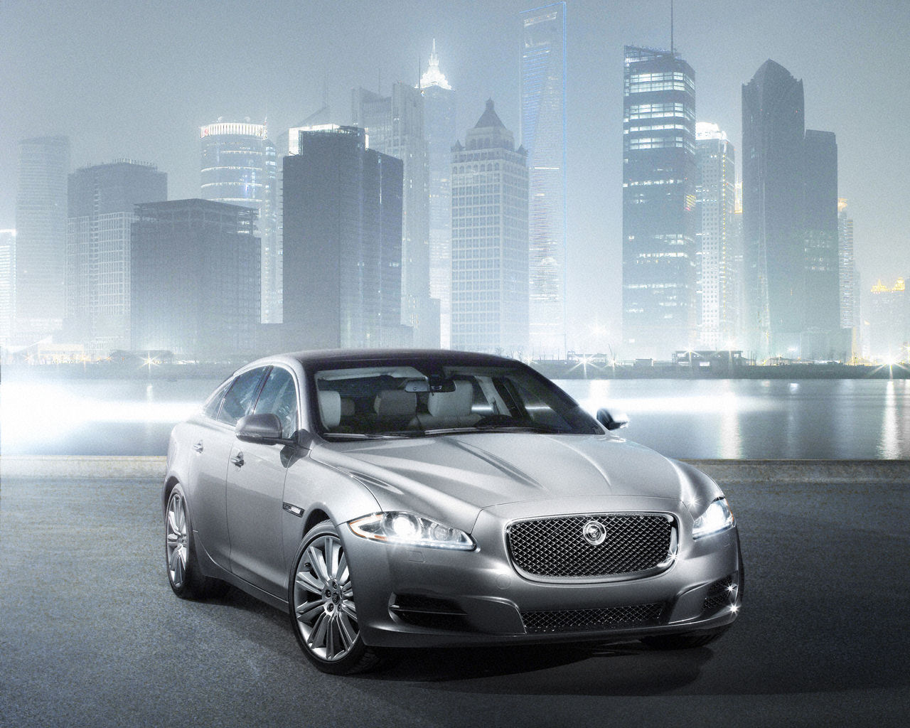 Jaguar XJ Desktop Wallpaper