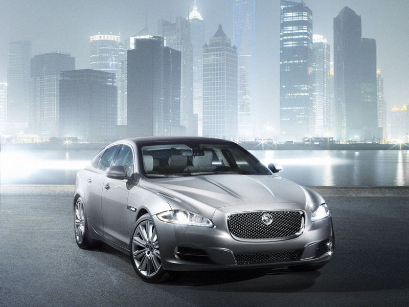 Jaguar XJ Desktop Wallpaper