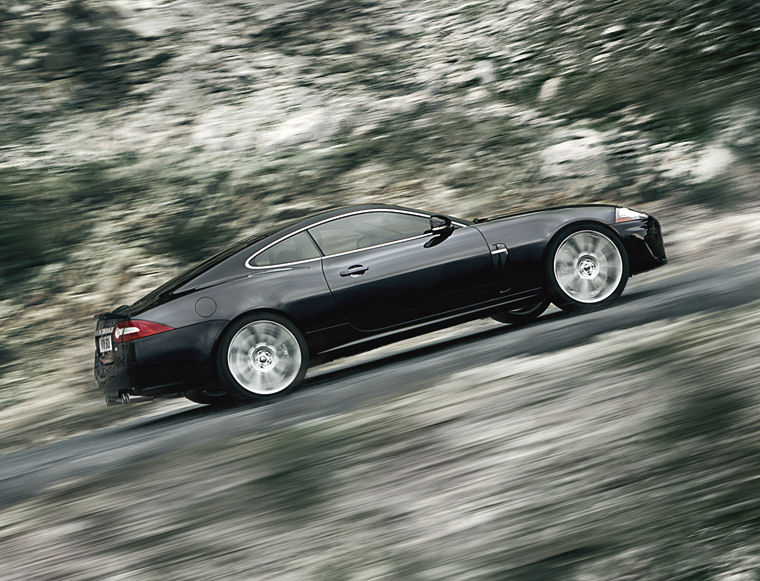 2010 Jaguar XKR Picture