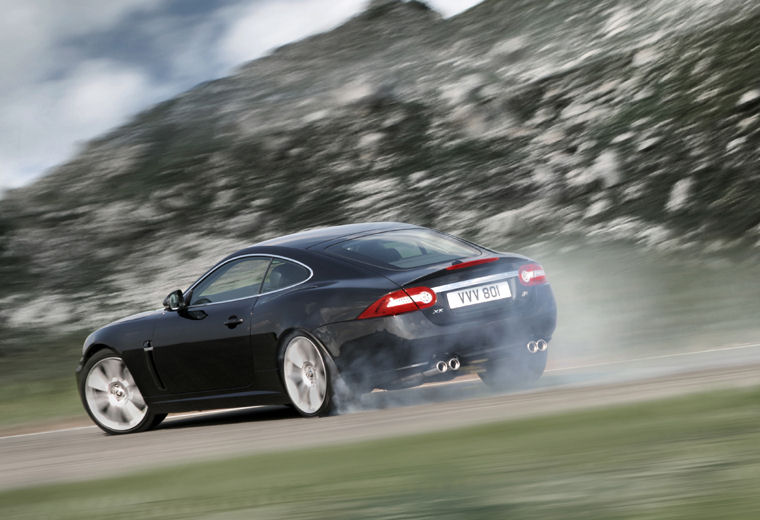 2010 Jaguar XKR Picture