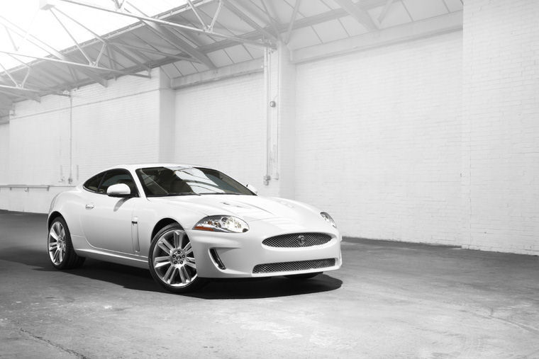 2011 Jaguar XKR Picture