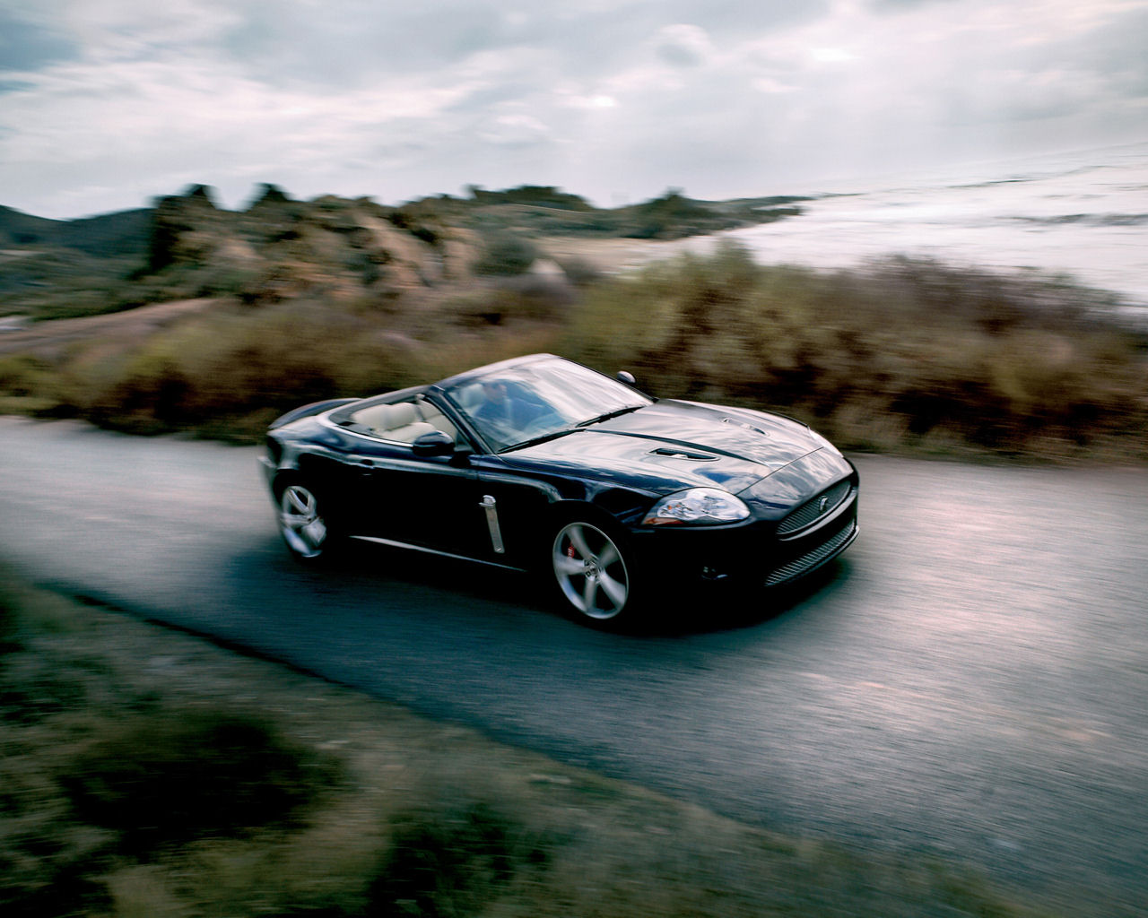 Jaguar XK Desktop Wallpaper