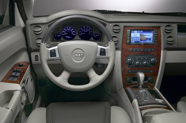 2008 Jeep Commander Cockpit Picture