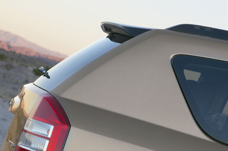 2008 Jeep Compass Rear Spoiler Picture