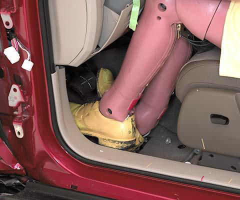 2009 Jeep Liberty IIHS Frontal Impact Crash Test Picture