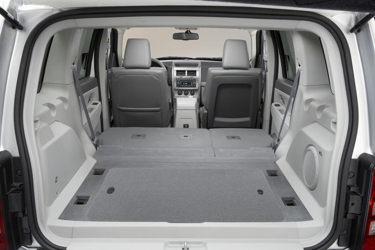 2010 Jeep Liberty Limited 4WD Trunk Picture