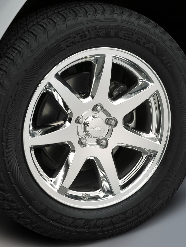 2010 Jeep Liberty Limited 4WD Rim Picture