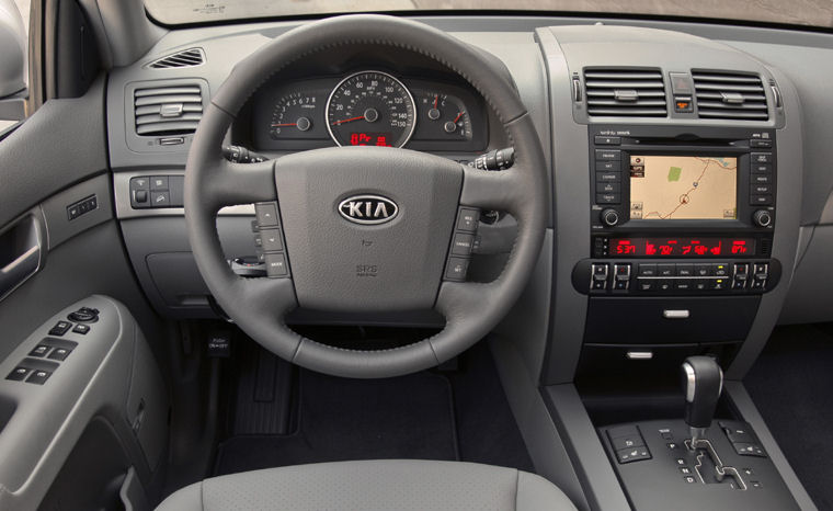 2009 Kia Borrego Cockpit Picture