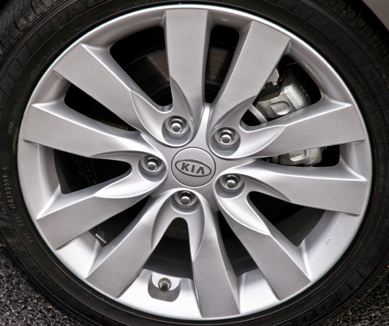 2010 Kia Forte SX Rim Picture