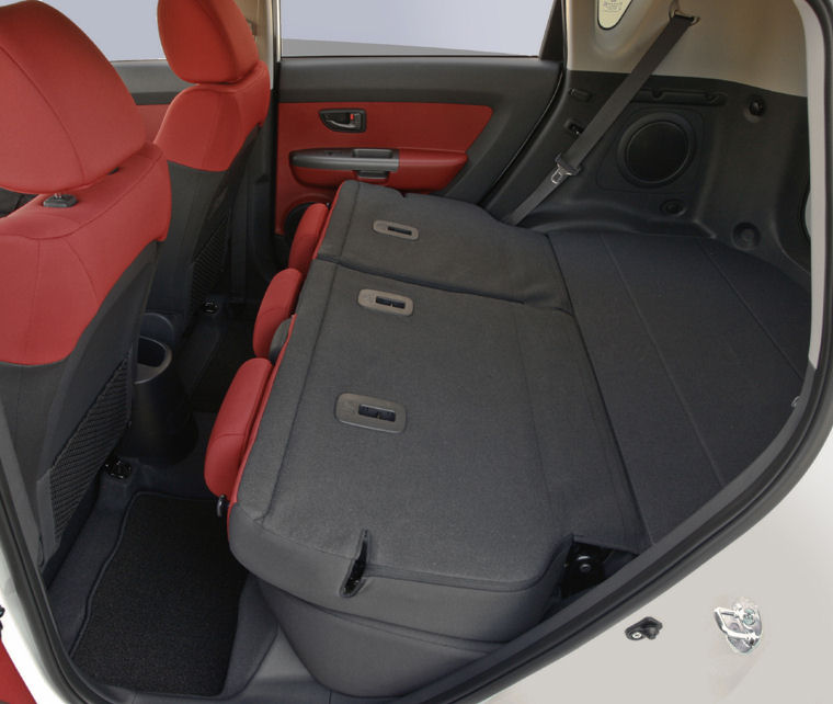 2010 Kia Soul Rear Seats Folded Picture