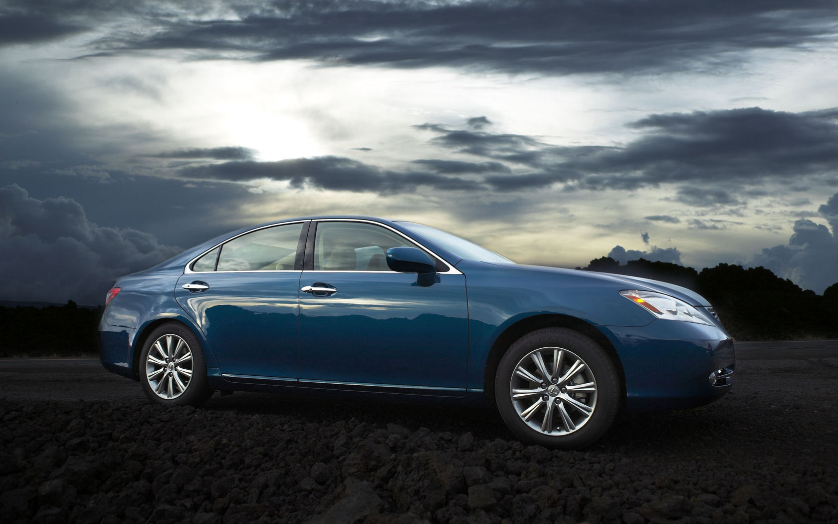 Lexus ES Desktop Wallpaper