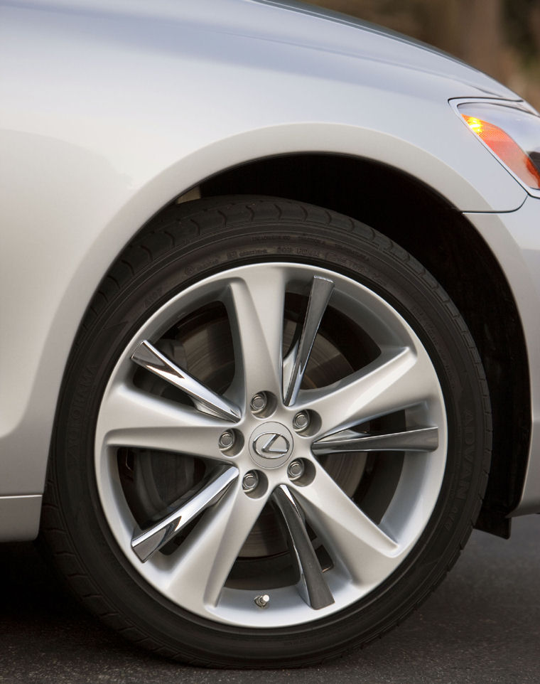 2010 Lexus GS 450h Rim Picture