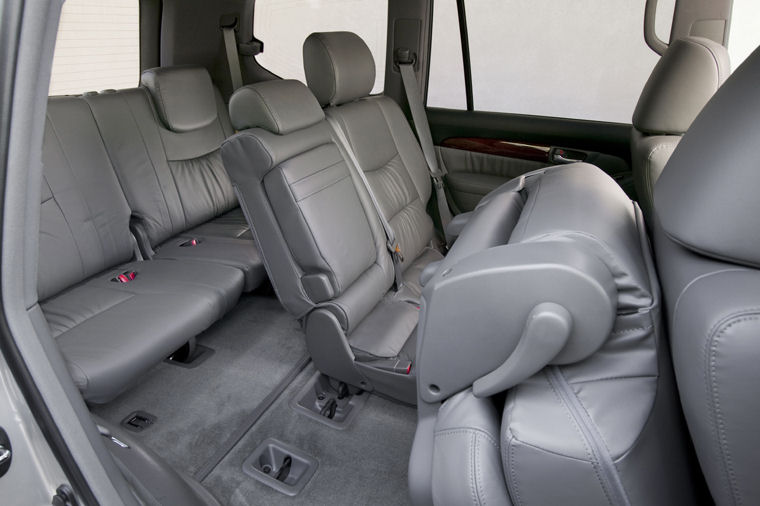 2009 Lexus GX 470 Rear Seats Picture