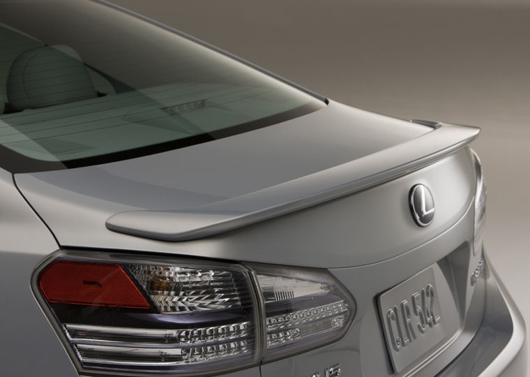 2010 Lexus HS250h Rear Spoiler Picture