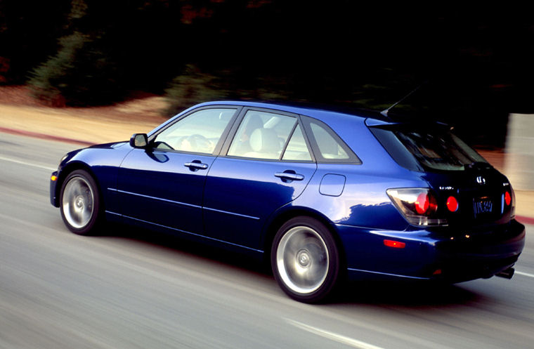 2002 Lexus IS 300 SportCross Picture