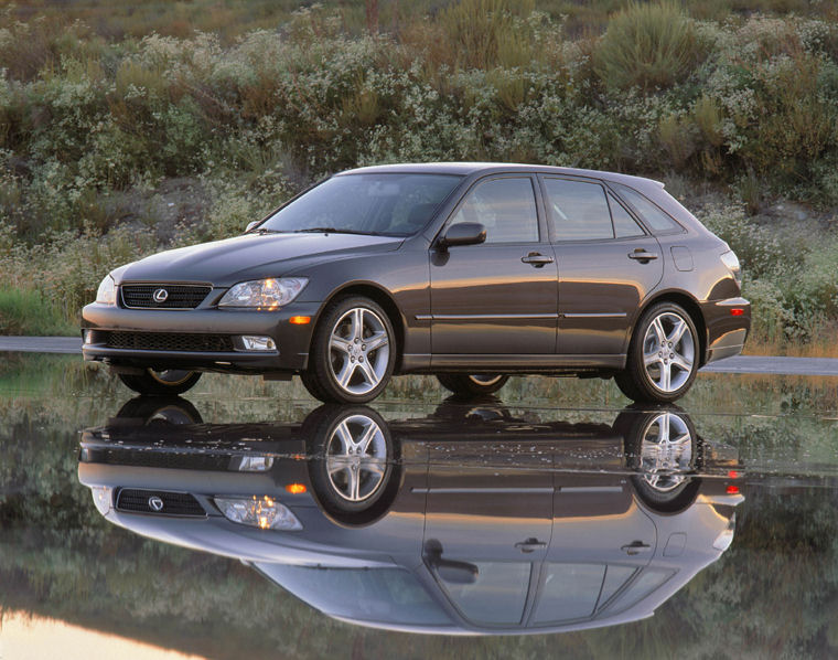 2002 Lexus IS 300 SportCross Picture