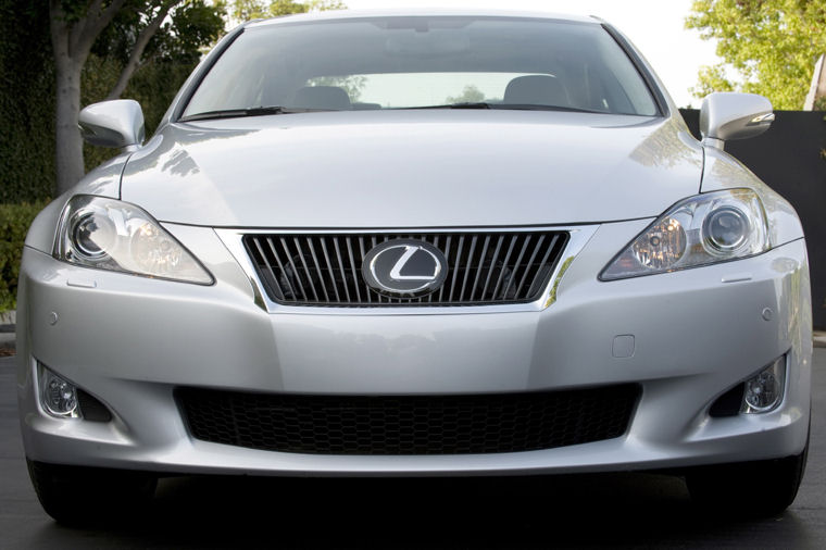 2010 Lexus IS 350 Headlights Picture