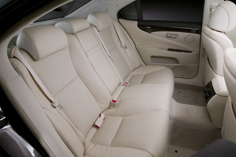 2008 Lexus LS 460 Rear Seats Picture