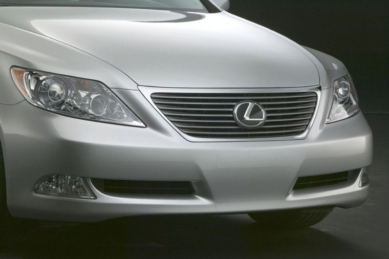 2008 Lexus LS 460L Headlights Picture