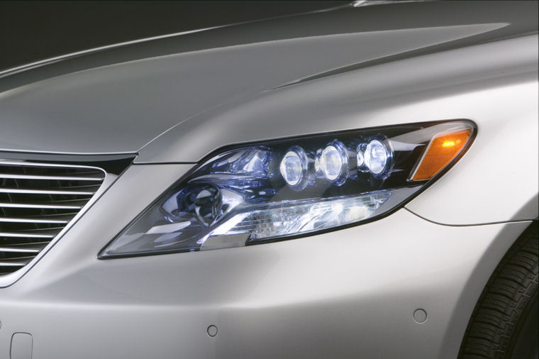 2009 Lexus LS 600h L Headlights Picture