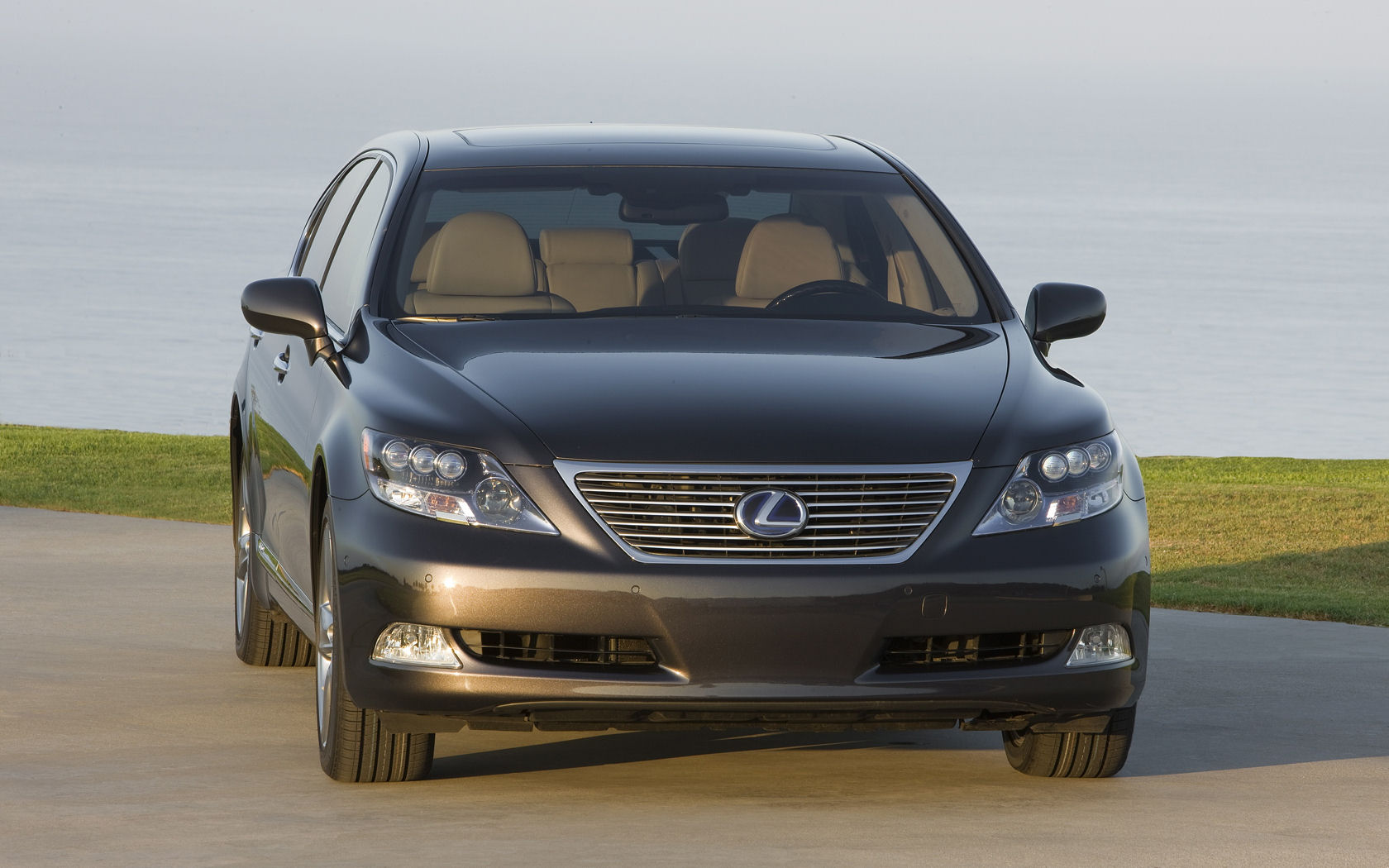 Lexus LS Desktop Wallpaper