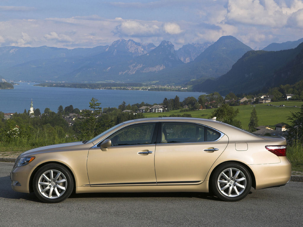 Lexus LS Desktop Wallpaper