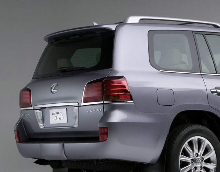 2008 Lexus LX 570 Tail Lights Picture