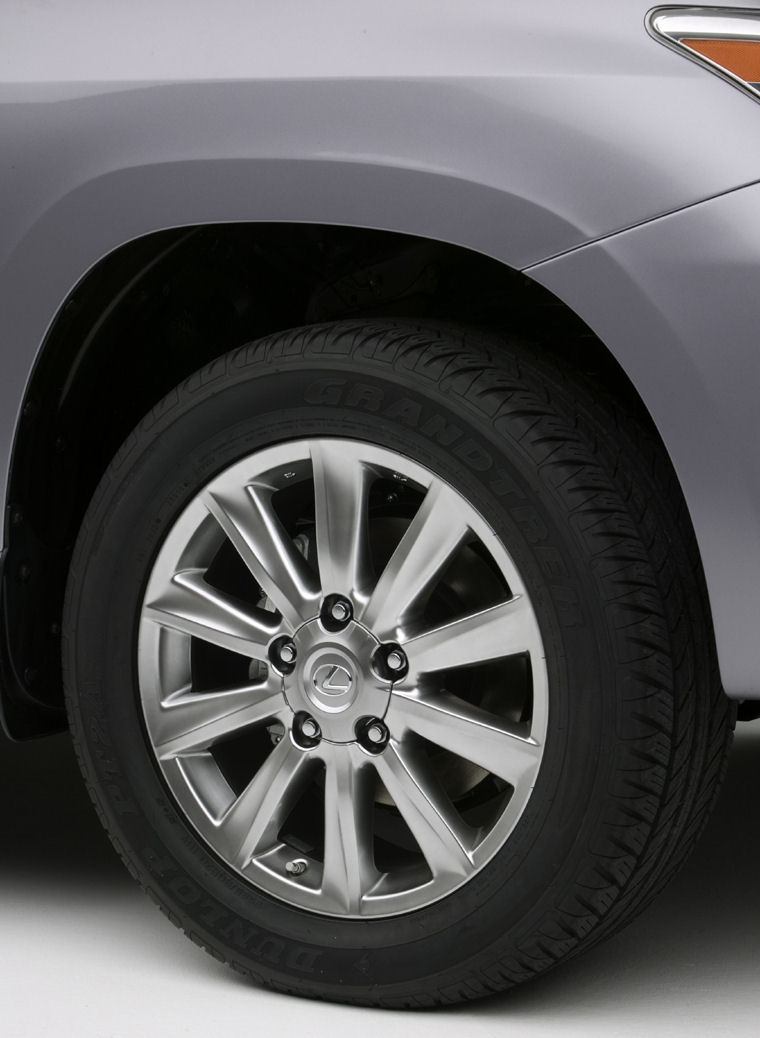 2008 Lexus LX 570 Rim Picture