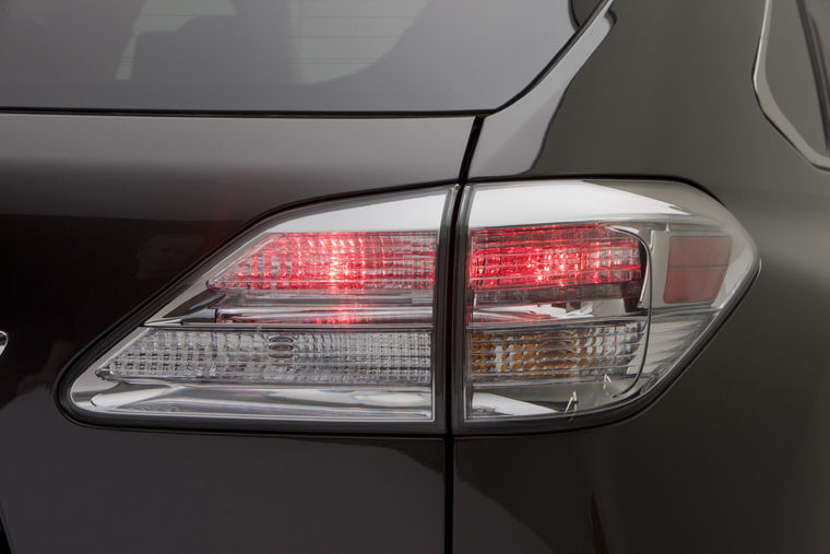 2010 Lexus RX 350 Tail Light Picture