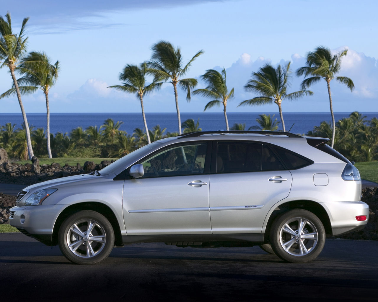 Lexus RX Desktop Wallpaper