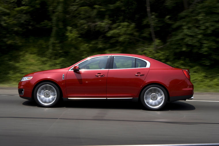 2009 Lincoln MKS Picture