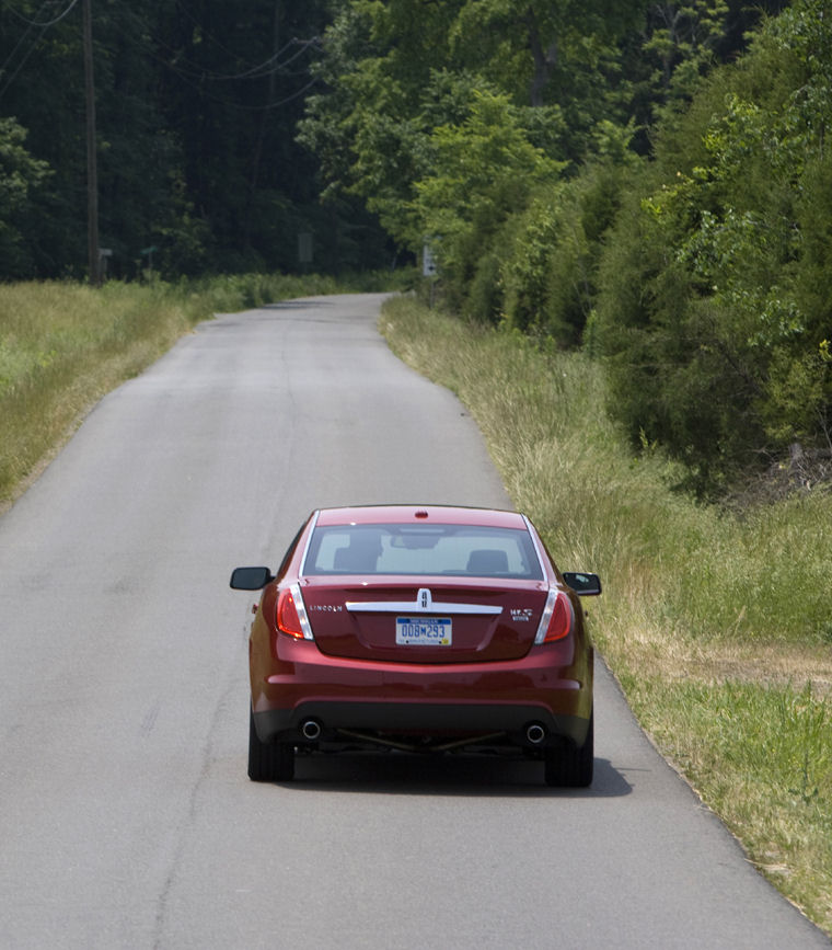 2009 Lincoln MKS Picture